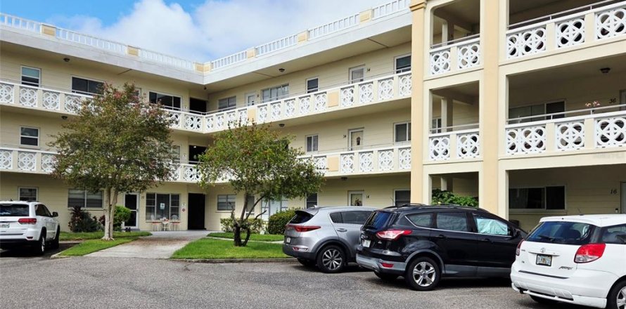 Condo in Clearwater, Florida, 2 bedrooms  № 2394249