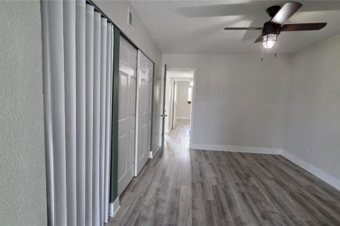 Condo in Clearwater, Florida, 2 bedrooms  № 2394249 - photo 17