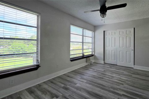 Condo in Clearwater, Florida, 2 bedrooms  № 2394249 - photo 8