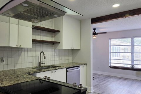 Condo in Clearwater, Florida, 2 bedrooms  № 2394249 - photo 4