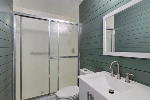 Condo in Clearwater, Florida, 2 bedrooms  № 2394249 - photo 16