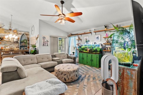 House in Sebastian, Florida 3 bedrooms, 159.7 sq.m. № 2097559 - photo 8