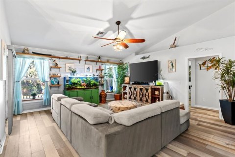 House in Sebastian, Florida 3 bedrooms, 159.7 sq.m. № 2097559 - photo 7