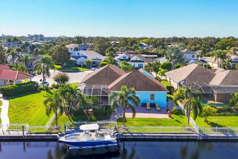 House in Bradenton, Florida 4 bedrooms, 217.39 sq.m. № 1910851 - photo 5