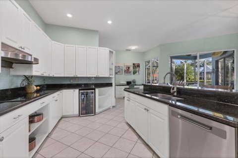 House in Bradenton, Florida 4 bedrooms, 217.39 sq.m. № 1910851 - photo 25