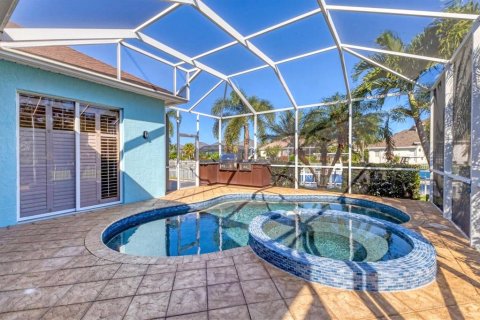 House in Bradenton, Florida 4 bedrooms, 217.39 sq.m. № 1910851 - photo 14