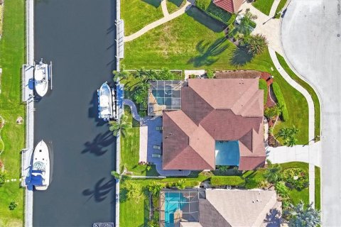 House in Bradenton, Florida 4 bedrooms, 217.39 sq.m. № 1910851 - photo 6