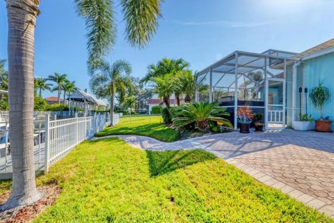 House in Bradenton, Florida 4 bedrooms, 217.39 sq.m. № 1910851 - photo 17