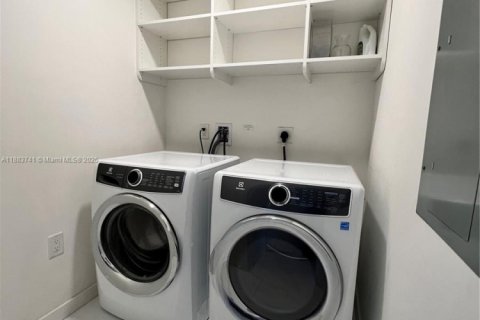 Copropriété à vendre à Miami, Floride: 2 chambres, 138.52 m2 № 2089022 - photo 25
