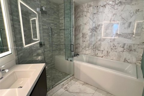 Copropriété à vendre à Miami, Floride: 2 chambres, 138.52 m2 № 2089022 - photo 11