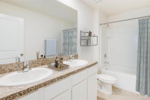 Villa ou maison à vendre à Lakewood Ranch, Floride: 5 chambres, 227.33 m2 № 1721774 - photo 13