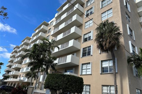Condo in North Bay Village, Florida, 1 bedroom  № 2153139 - photo 21