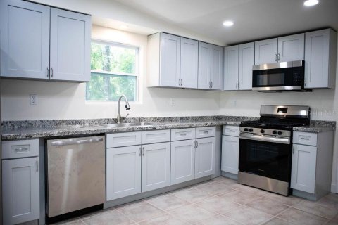 House in Gainesville, Florida 3 bedrooms, 176.42 sq.m. № 1795648 - photo 5