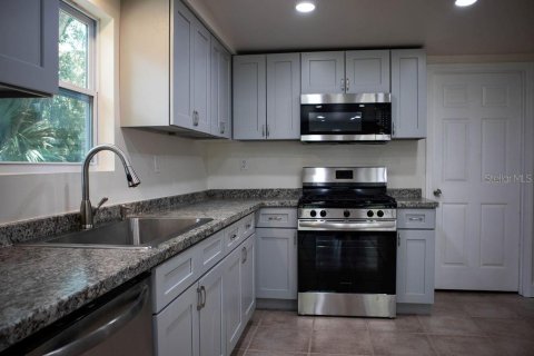 House in Gainesville, Florida 3 bedrooms, 176.42 sq.m. № 1795648 - photo 6