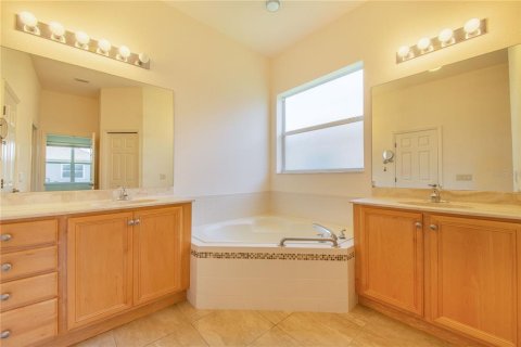Casa en venta en Lake Wales, Florida, 3 dormitorios, 192.68 m2 № 2157098 - foto 24