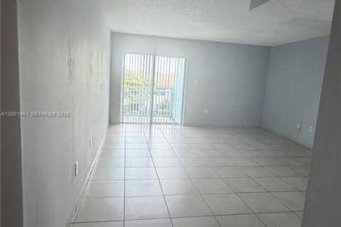 Снять в аренду кондоминиум в Майами, Флорида 2 спальни, 139.54м2, № 2170292 - фото 10