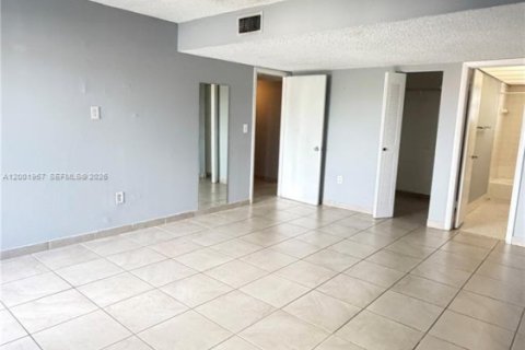 Снять в аренду кондоминиум в Майами, Флорида 2 спальни, 139.54м2, № 2170292 - фото 3