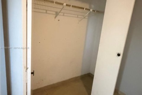 Снять в аренду кондоминиум в Майами, Флорида 2 спальни, 139.54м2, № 2170292 - фото 8
