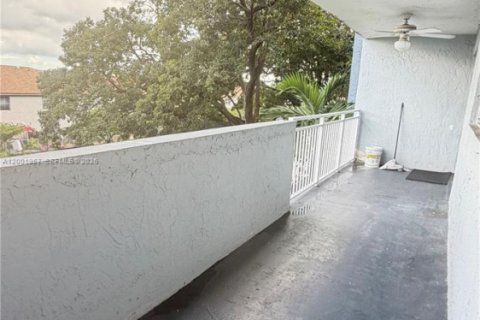 Снять в аренду кондоминиум в Майами, Флорида 2 спальни, 139.54м2, № 2170292 - фото 17