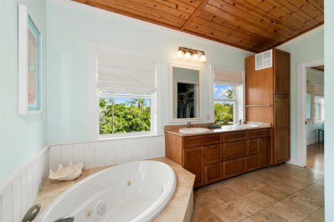 Villa ou maison à vendre à Islamorada, Village of Islands, Floride: 4 chambres, 329.8 m2 № 2390167 - photo 27