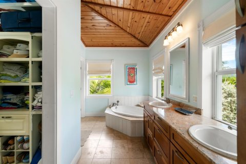 Villa ou maison à vendre à Islamorada, Village of Islands, Floride: 4 chambres, 329.8 m2 № 2390167 - photo 26