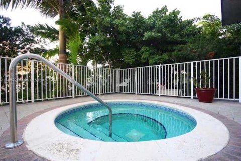 Copropriété à vendre à Miami Beach, Floride: 2 chambres, 99.41 m2 № 1969471 - photo 21