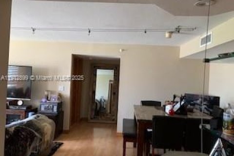 Copropriété à vendre à Miami Beach, Floride: 2 chambres, 99.41 m2 № 1969471 - photo 18