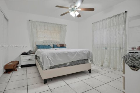 Villa ou maison à vendre à Miami, Floride: 4 chambres, 193.7 m2 № 2076358 - photo 22