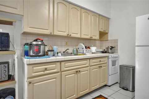 Villa ou maison à vendre à Miami, Floride: 4 chambres, 193.7 m2 № 2076358 - photo 26
