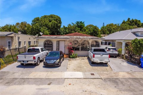 Villa ou maison à Miami, Floride 4 chambres, 193.7 m2 № 2076358