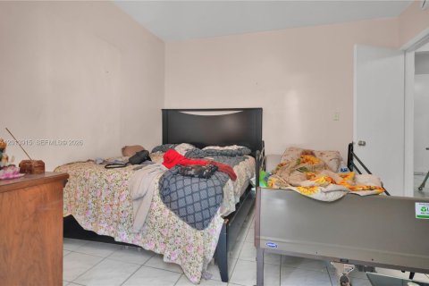 Villa ou maison à vendre à Miami, Floride: 4 chambres, 193.7 m2 № 2076358 - photo 9