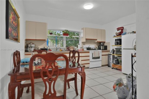 Villa ou maison à vendre à Miami, Floride: 4 chambres, 193.7 m2 № 2076358 - photo 20