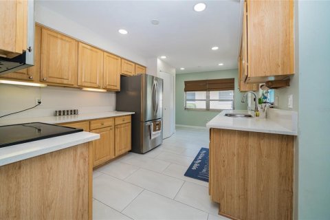 Купить виллу или дом в Клируотер, Флорида 6 комнат, 111.02м2, № 2234501 - фото 12