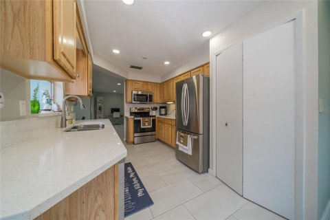 Купить виллу или дом в Клируотер, Флорида 6 комнат, 111.02м2, № 2234501 - фото 17