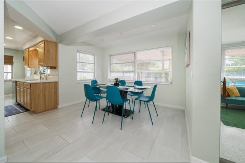 Купить виллу или дом в Клируотер, Флорида 6 комнат, 111.02м2, № 2234501 - фото 5
