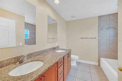 House in Winter Haven, Florida 5 bedrooms, 243.5 sq.m. № 1578688 - photo 29