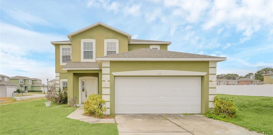 House in Winter Haven, Florida 5 bedrooms, 243.5 sq.m. № 1578688