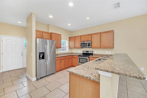 House in Winter Haven, Florida 5 bedrooms, 243.5 sq.m. № 1578688 - photo 6