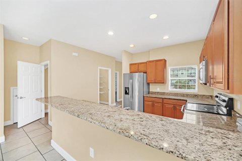 House in Winter Haven, Florida 5 bedrooms, 243.5 sq.m. № 1578688 - photo 9