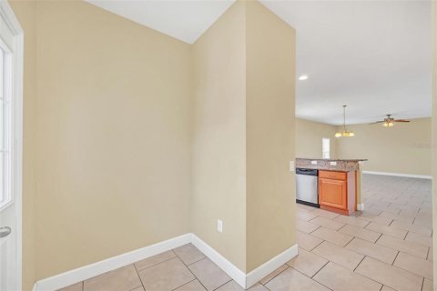 House in Winter Haven, Florida 5 bedrooms, 243.5 sq.m. № 1578688 - photo 3