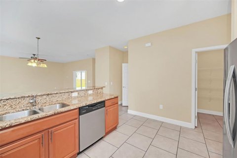 House in Winter Haven, Florida 5 bedrooms, 243.5 sq.m. № 1578688 - photo 10