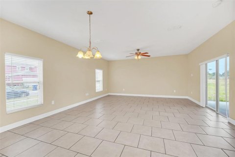 House in Winter Haven, Florida 5 bedrooms, 243.5 sq.m. № 1578688 - photo 11