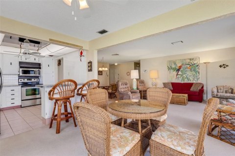 Copropriété à vendre à Seminole, Floride: 2 chambres, 119.66 m2 № 1618728 - photo 12