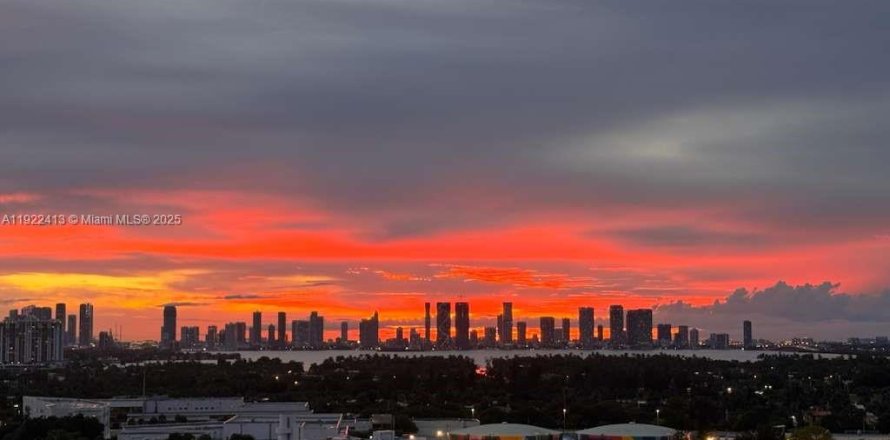 Condo à Miami Beach, Floride, 2 chambres  № 1976357