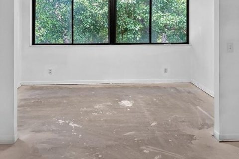 Condo in Lake Worth, Florida, 2 bedrooms № 2254388 - photo 9