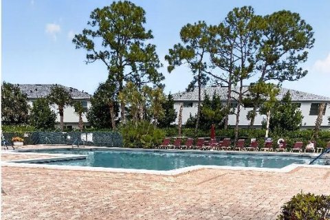Condo in Lake Worth, Florida, 2 bedrooms № 2254388 - photo 4