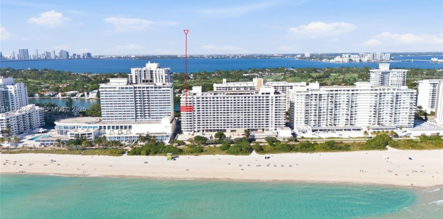 Кондоминиум с 2 спальнями в Майами-Бич, Флорида № 2039622