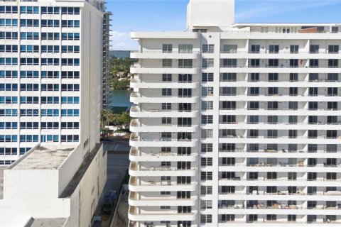 Купить кондоминиум в Майами-Бич, Флорида 2 спальни, 120.87м2, № 2039622 - фото 8