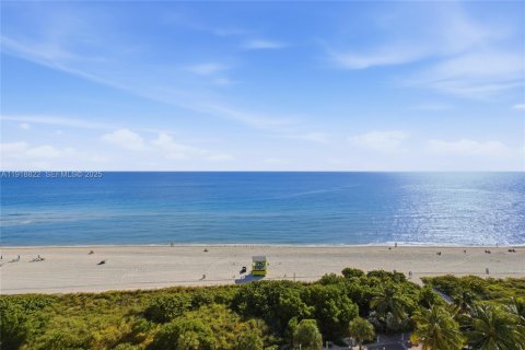 Купить кондоминиум в Майами-Бич, Флорида 2 спальни, 120.87м2, № 2039622 - фото 14