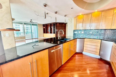 Condo in Clearwater, Florida, 3 bedrooms  № 1912999 - photo 15